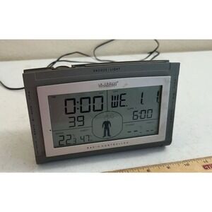 LA CROSSE TECHNOLOGY RADIO CONTROLLED ATOMIC CLOCK